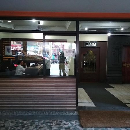 Hotel Rukmini Alwaye 외부 사진