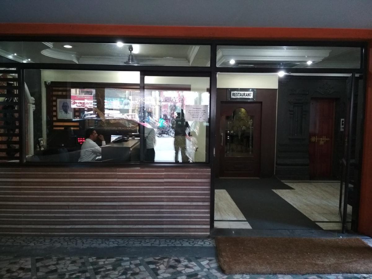 Hotel Rukmini Alwaye 외부 사진