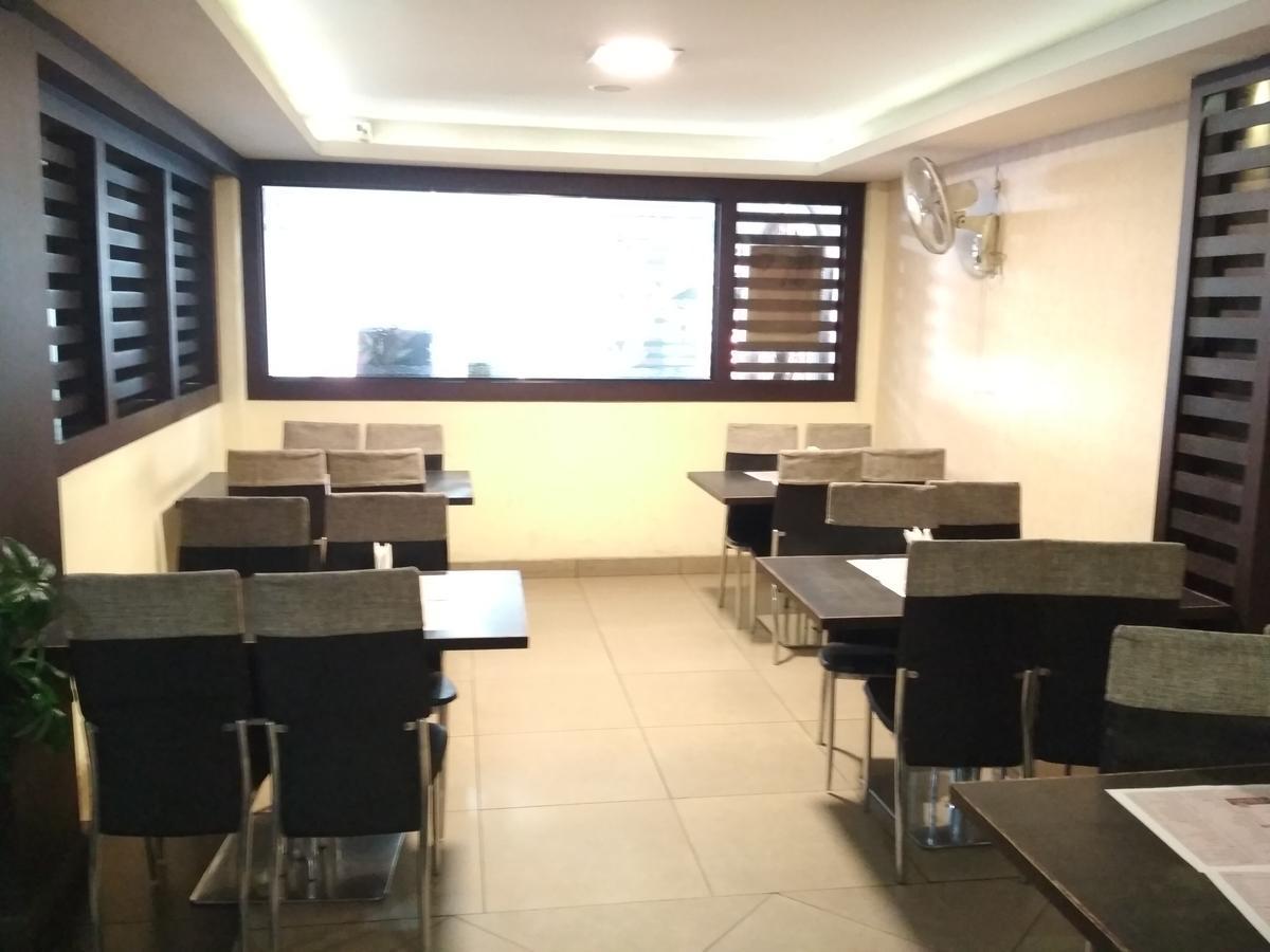 Hotel Rukmini Alwaye 외부 사진
