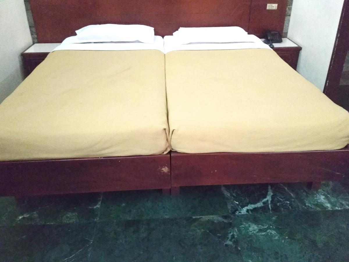 Hotel Rukmini Alwaye 외부 사진