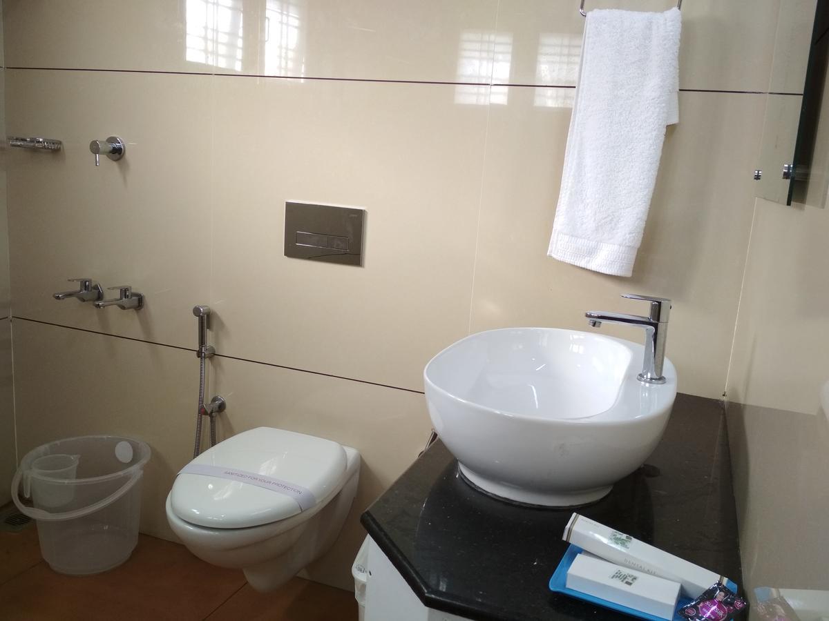 Hotel Rukmini Alwaye 외부 사진