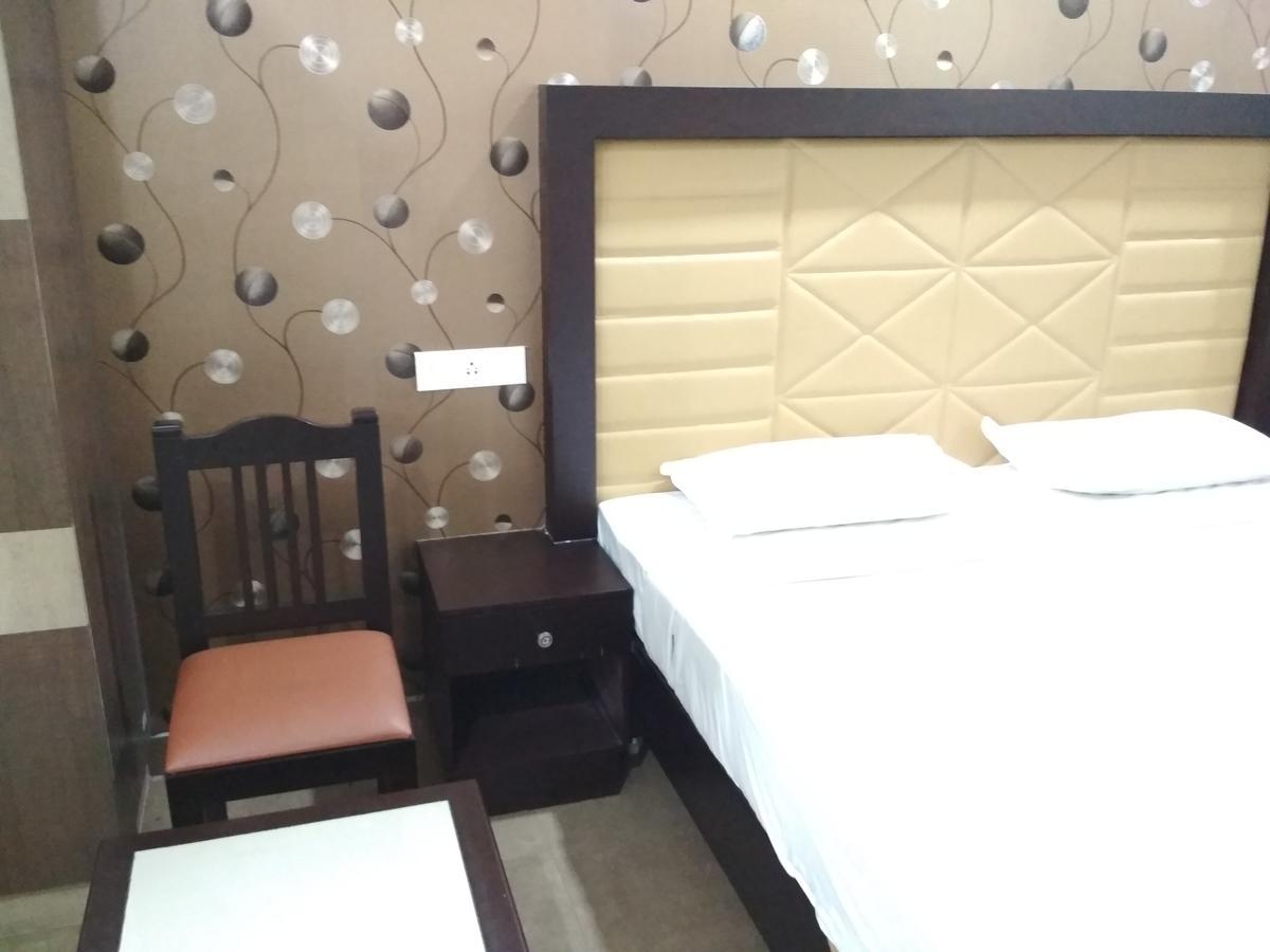 Hotel Rukmini Alwaye 외부 사진