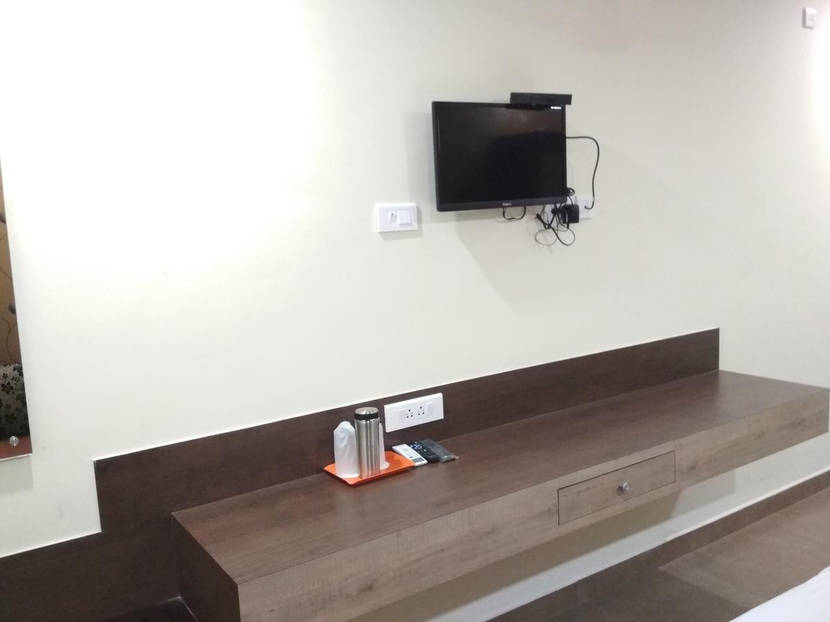 Hotel Rukmini Alwaye 외부 사진
