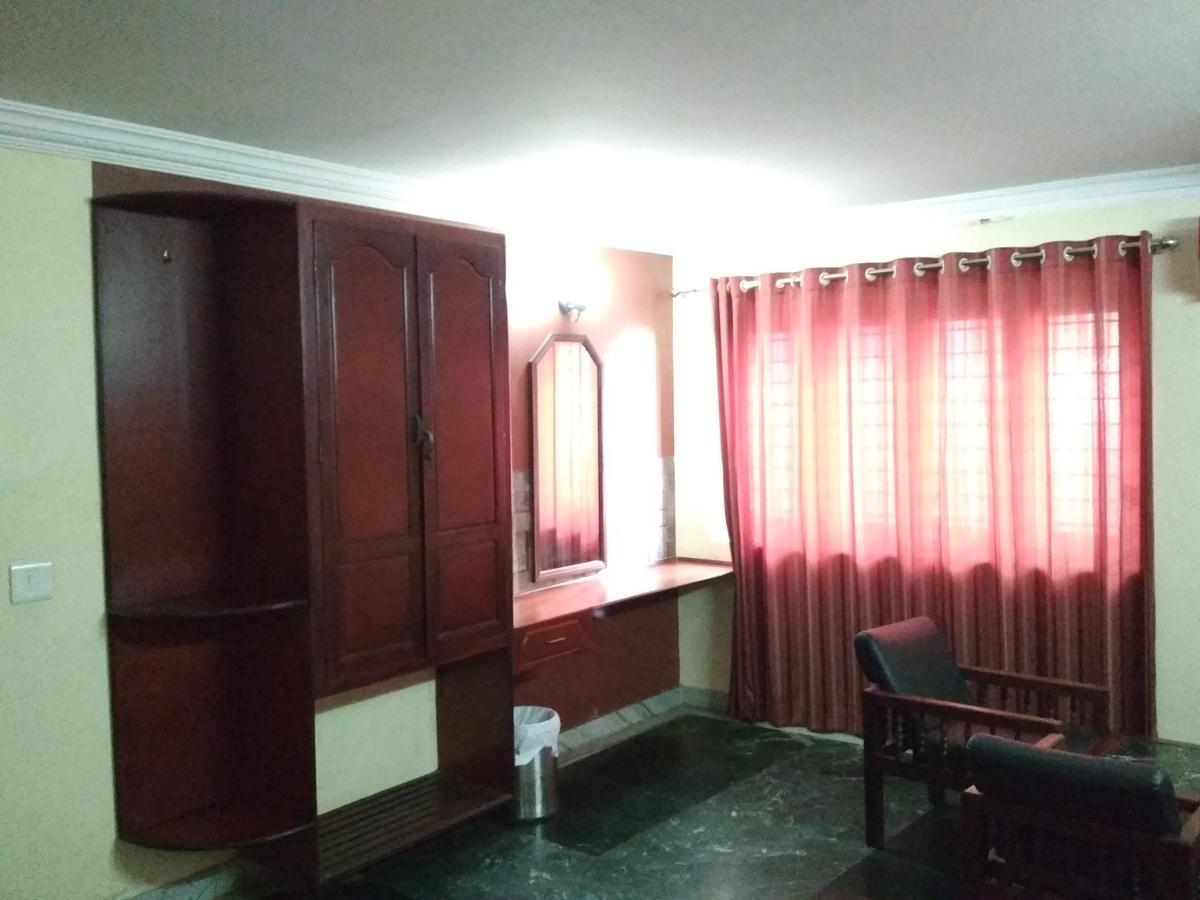 Hotel Rukmini Alwaye 외부 사진