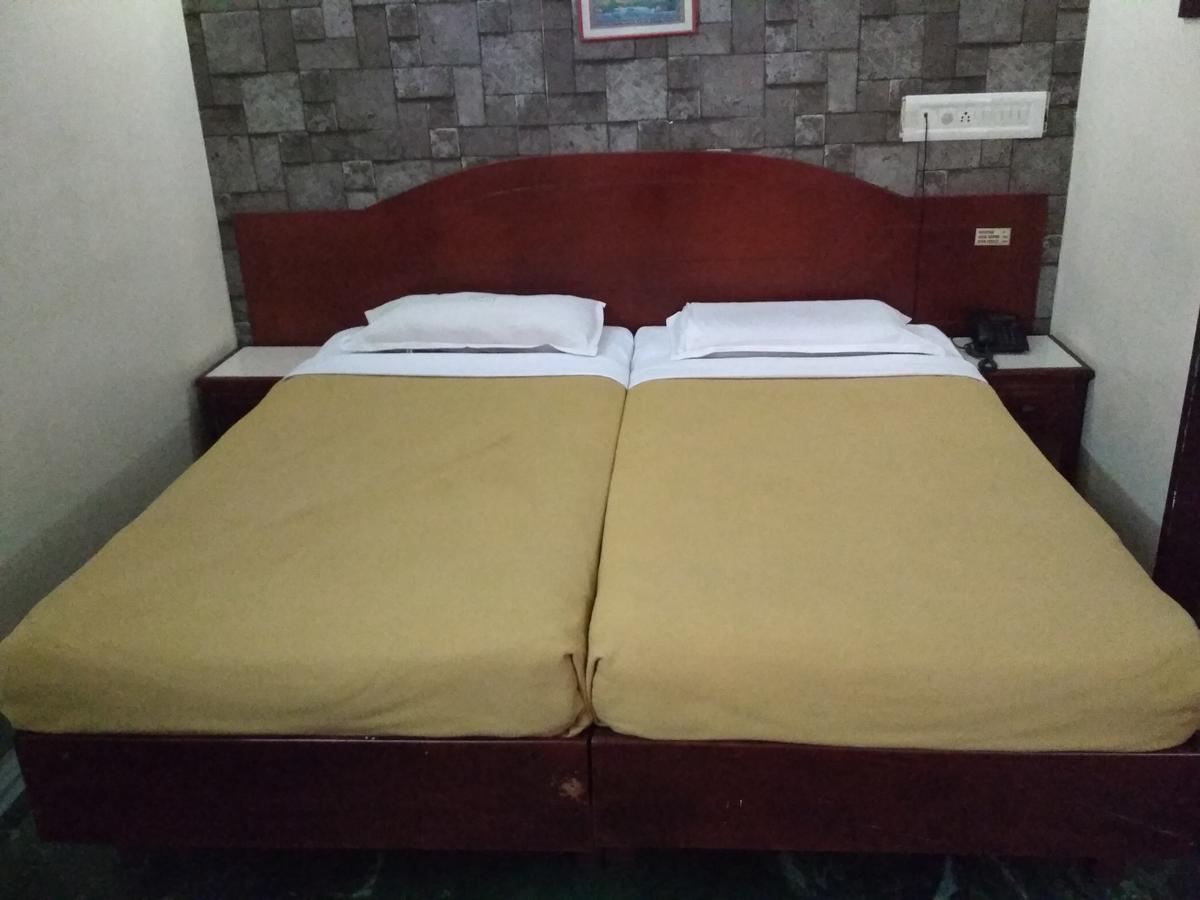 Hotel Rukmini Alwaye 외부 사진
