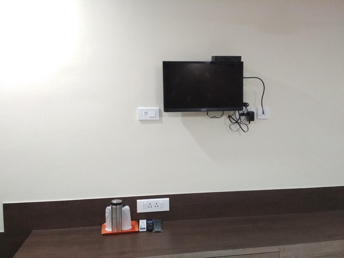 Hotel Rukmini Alwaye 외부 사진