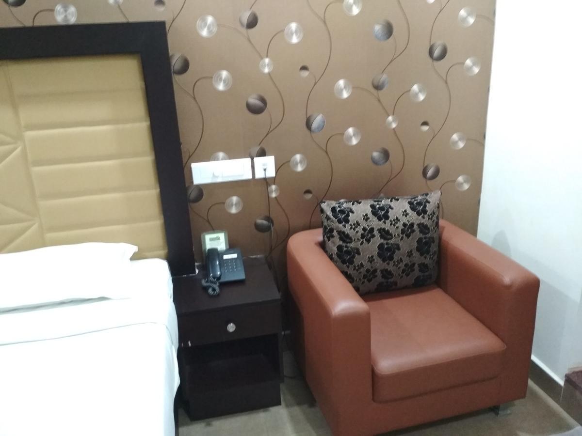 Hotel Rukmini Alwaye 외부 사진