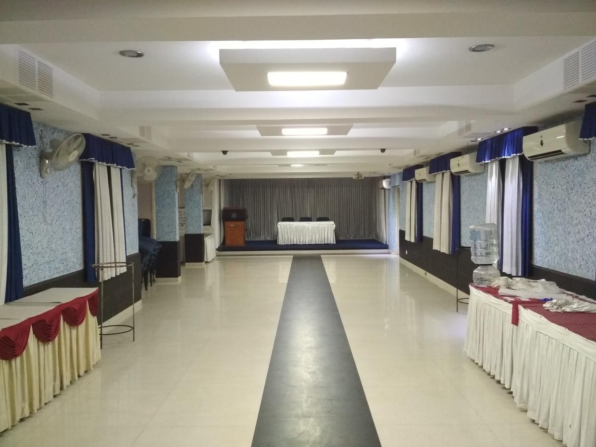 Hotel Rukmini Alwaye 외부 사진