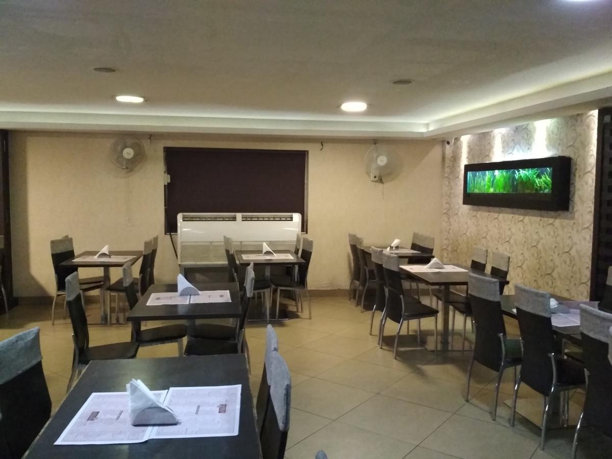 Hotel Rukmini Alwaye 외부 사진